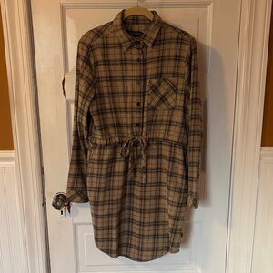 United By Blue Cream and Navy Plaid Long Sleeve Shirt Jacket